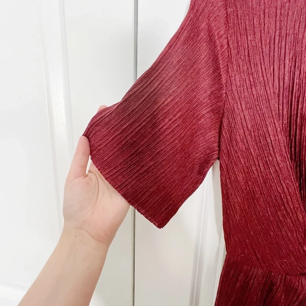 ALL IN FAVOR Dolman Plissé Midi Dress Size medium red burgundy deep v - Picture 5 of 6